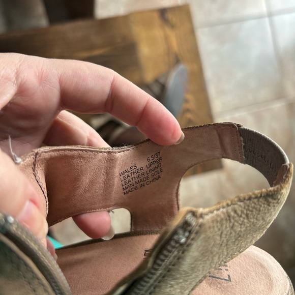 Miz Mooz Chunky Leather Sandals - Picture 4 of 7